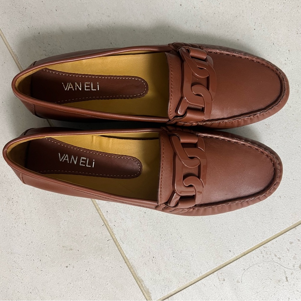 Like New Vaneli Leather Loafers